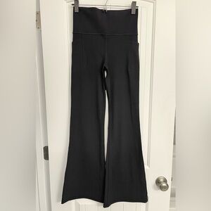 Athleta Salutation Stash Flare Yoga Pants - Black - Small NWOT